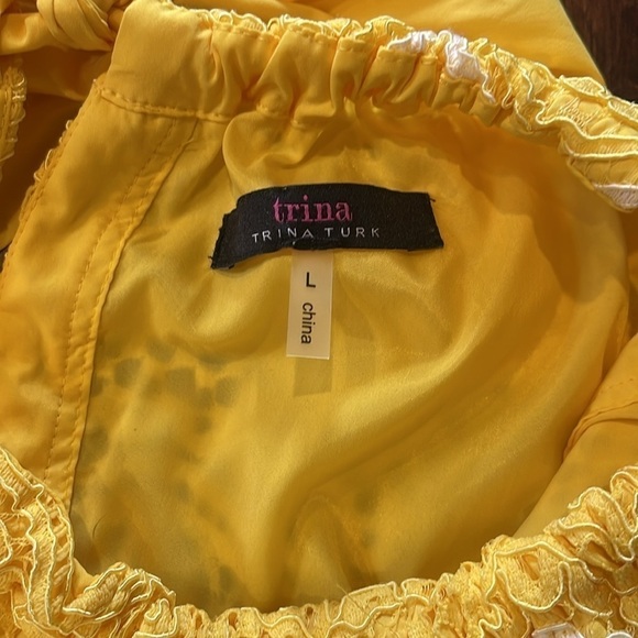 Like New Trina Turk yellow & white lace Bow Halter dress Large - Picture 13 of 14